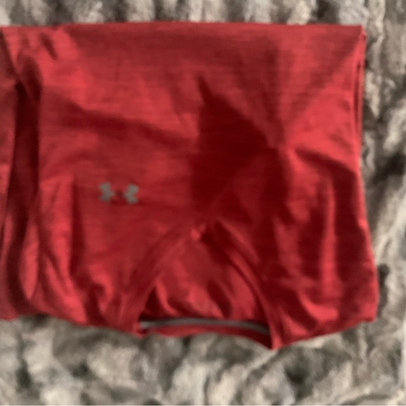 Under Armour workout shirt - Picture 2 of 2